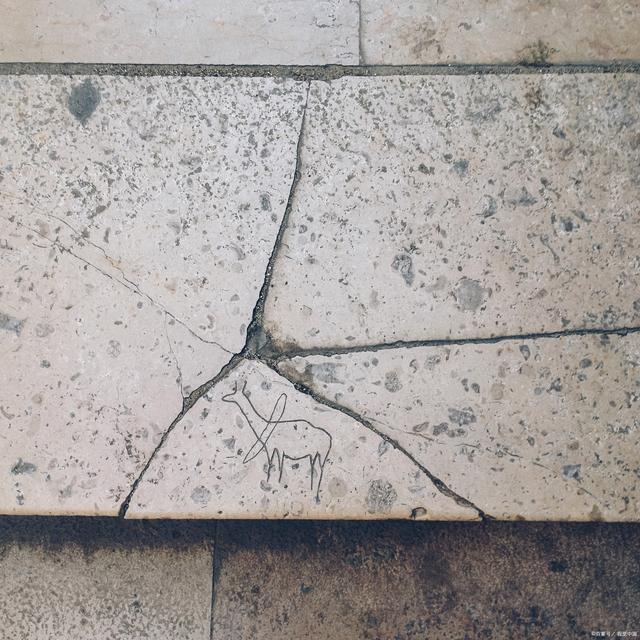 瓷砖烂了一小块怎么处理(瓷砖烂掉了小块,怎么修补) 瓷砖烂了一小块怎么处理(瓷砖烂掉了小块,怎么修补)